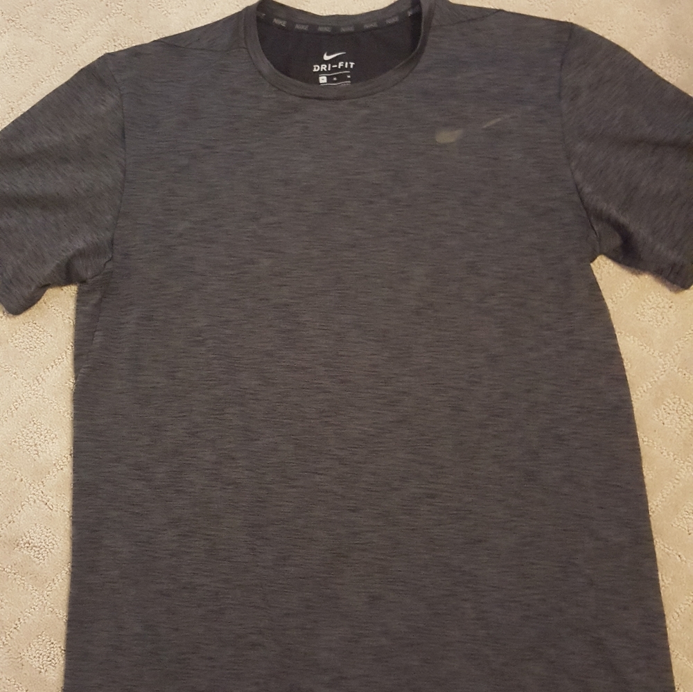 Nike Dri Fit Basic tee